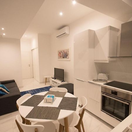 4 bedroom apartment near Sliema seafront Buitenkant foto