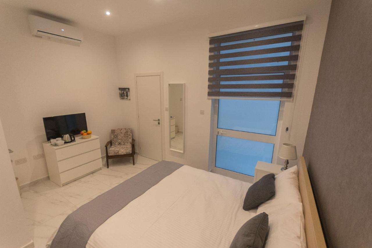 4 bedroom apartment near Sliema seafront Buitenkant foto