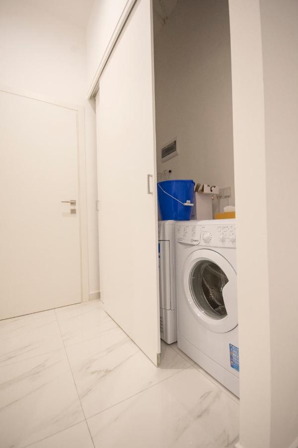 4 bedroom apartment near Sliema seafront Buitenkant foto