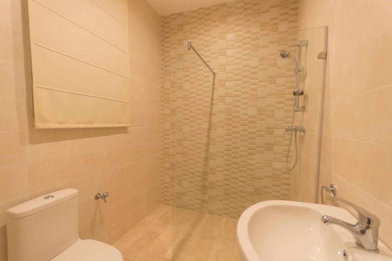 4 bedroom apartment near Sliema seafront Buitenkant foto